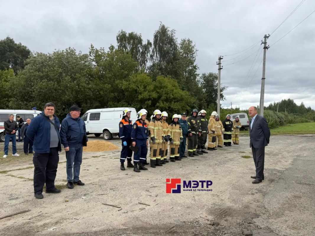 Автобус с туристами в кювете: спасатели отрабатывают ДТП в экстремальных условиях Автобус с туристами в кювете: спасатели отрабатывают ДТП в экстремальных условиях