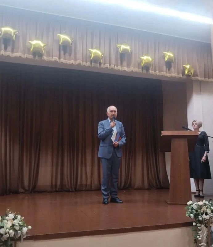 «В сельских школах трудятся настоящие энтузиасты»: Александр Майоров и Александр Павлов выступили на педконференции в Килемарском округе «В сельских школах трудятся настоящие энтузиасты»: Александр Майоров и Александр Павлов выступили на педконференции в Килемарском округе