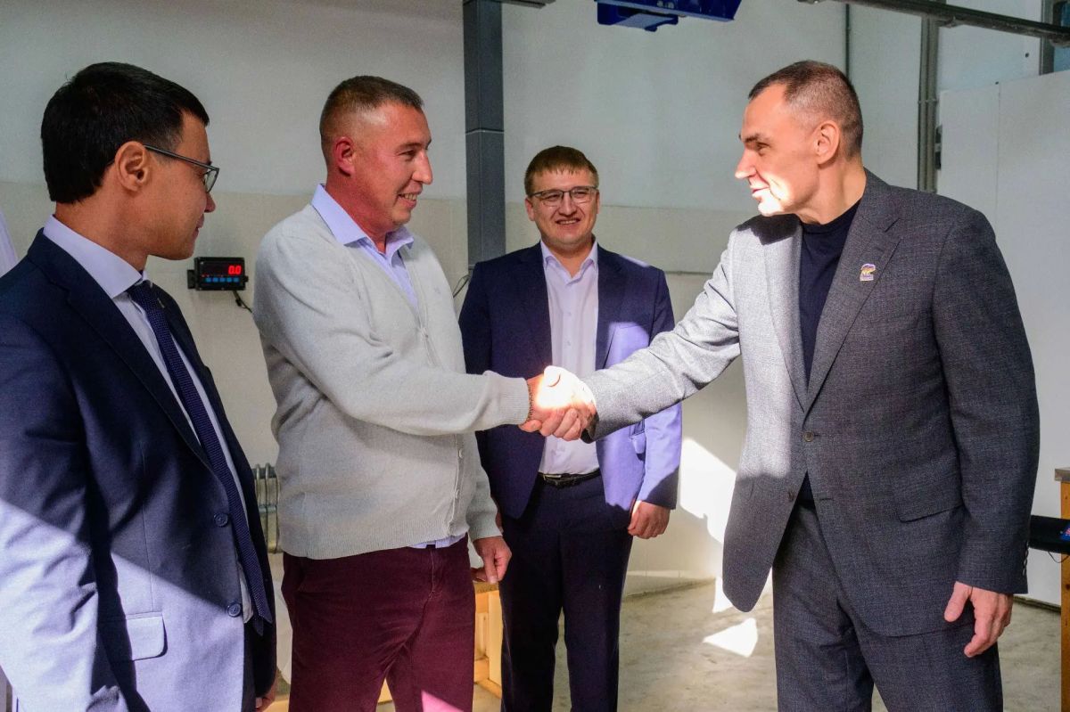 Юрий Зайцев: Приятно удивило, как на Оршанском предприятии «Октябрь» организовано производство Юрий Зайцев: Приятно удивило, как на Оршанском предприятии «Октябрь» организовано производство