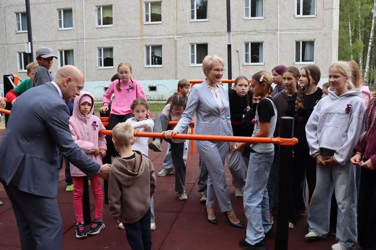 В лечебно-оздоровительном комплексе «Лесная сказка» открылась «умная» спортивная площадка, уникальность которой заключается в интеграции с цифровыми технологиями, позволяющими тренироваться без участия тренера В лечебно-оздоровительном комплексе «Лесная сказка» открылась «умная» спортивная площадка, уникальность которой заключается в интеграции с цифровыми технологиями, позволяющими тренироваться без участия тренера