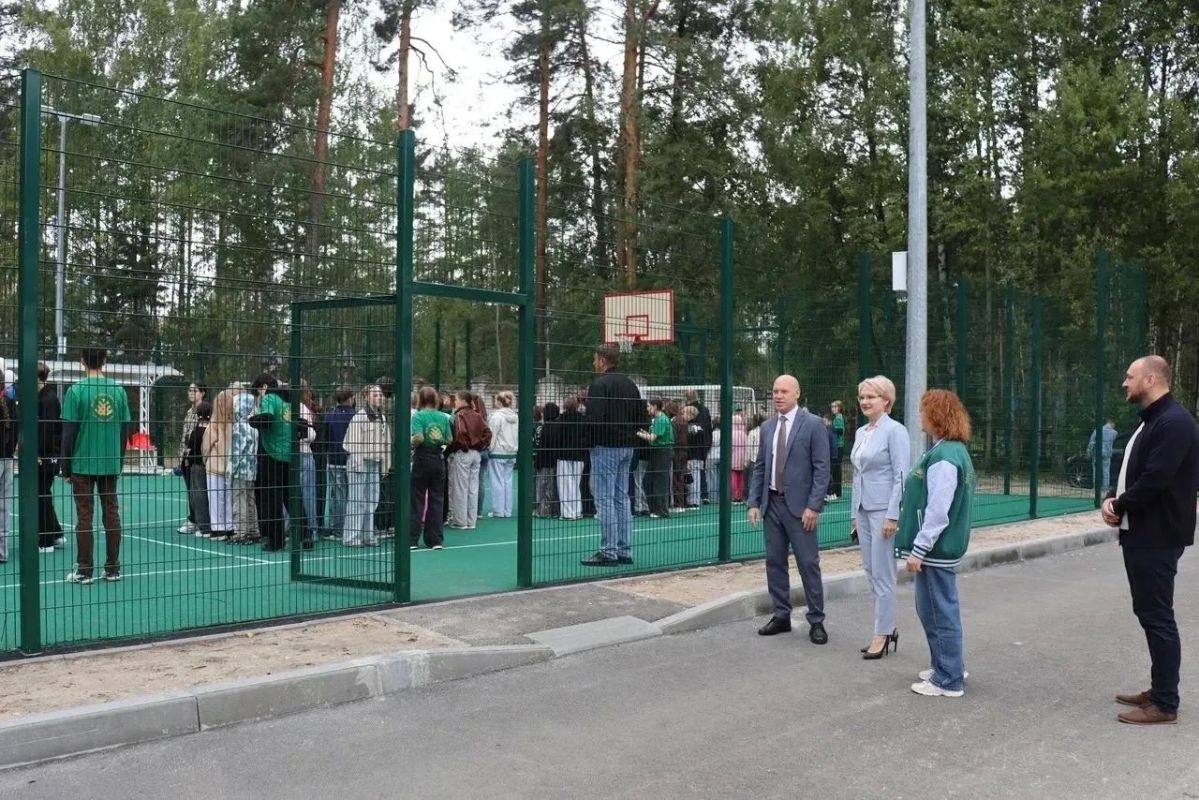 В лечебно-оздоровительном комплексе «Лесная сказка» открылась «умная» спортивная площадка, уникальность которой заключается в интеграции с цифровыми технологиями, позволяющими тренироваться без участия тренера В лечебно-оздоровительном комплексе «Лесная сказка» открылась «умная» спортивная площадка, уникальность которой заключается в интеграции с цифровыми технологиями, позволяющими тренироваться без участия тренера