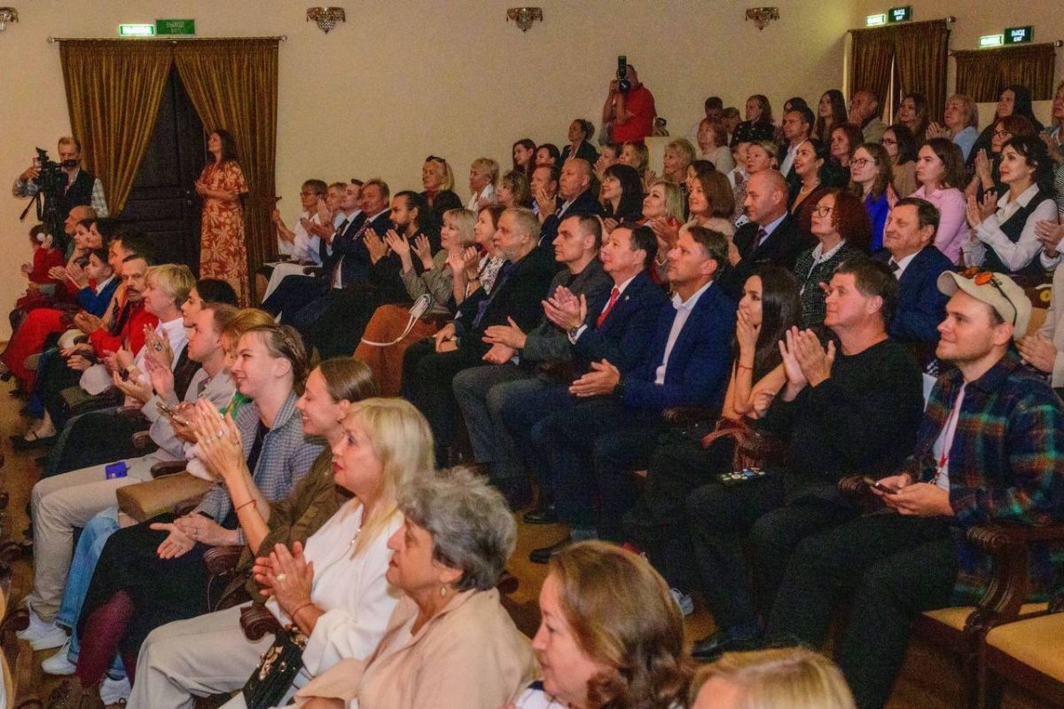 Юрий Зайцев дал старт кинофестивалю короткометражного кино «И КРАТКАЯ» в Йошкар-Оле Юрий Зайцев дал старт кинофестивалю короткометражного кино «И КРАТКАЯ» в Йошкар-Оле
