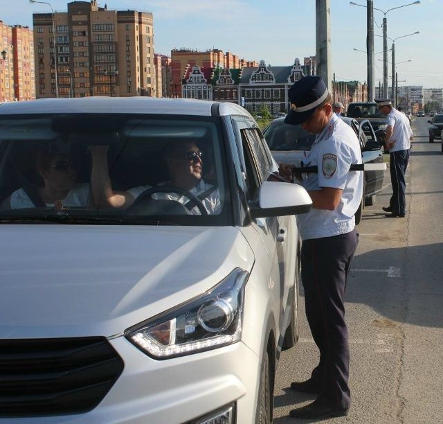 В 16.10 на 5 км автодороги Медведево-Пекшиксола-Большой Яшнур, Медведевского района нетрезвый водитель автомашины Лада Калина, по предварительным данным, не учел дорожные условия, не справился с управлением и совершил съезд... В 16.10 на 5 км автодороги Медведево-Пекшиксола-Большой Яшнур, Медведевского района нетрезвый водитель автомашины Лада Калина, по предварительным данным, не учел дорожные условия, не справился с управлением и совершил съезд...