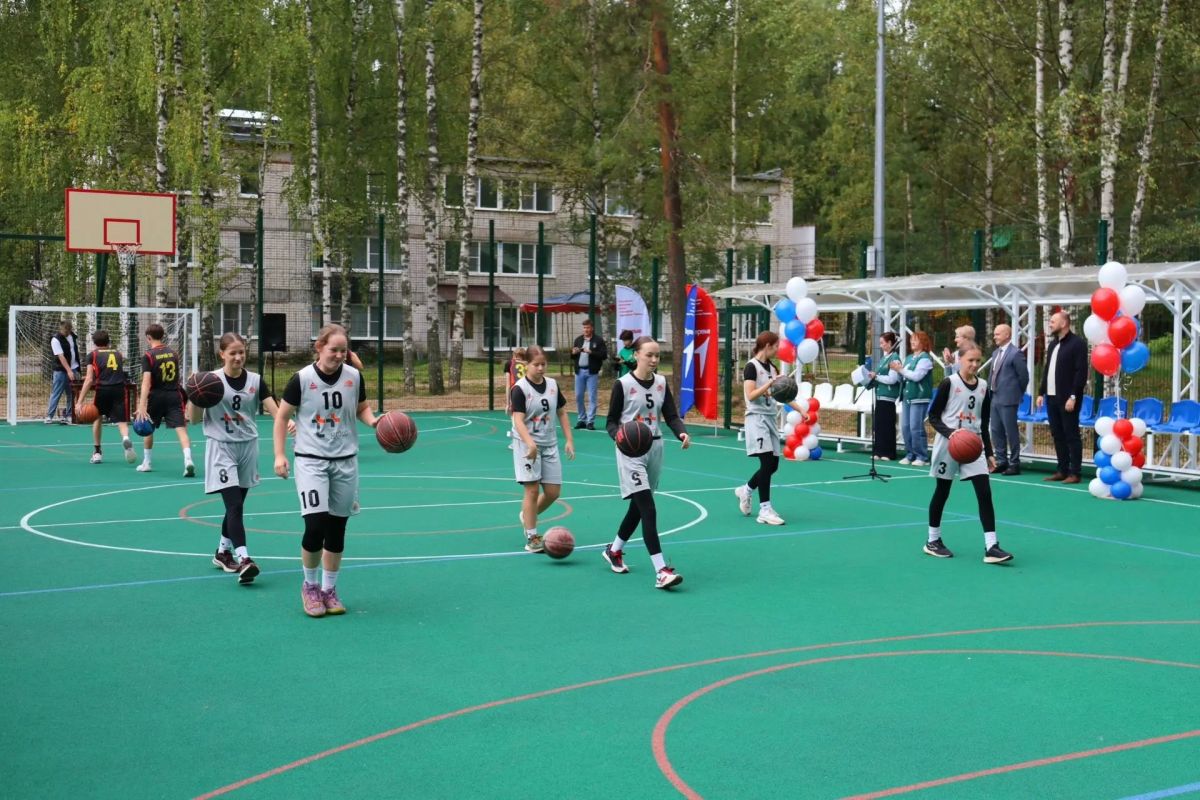 В Лесной сказке открылась новая спортивная площадка В Лесной сказке открылась новая спортивная площадка