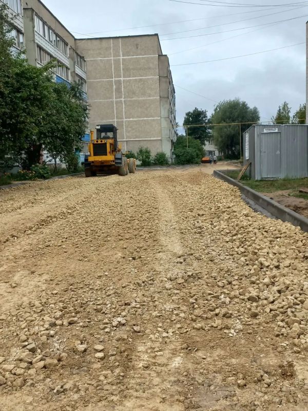 В Волжске идет капитальное обновление дворовой территории на улице 2-й Новой В Волжске идет капитальное обновление дворовой территории на улице 2-й Новой