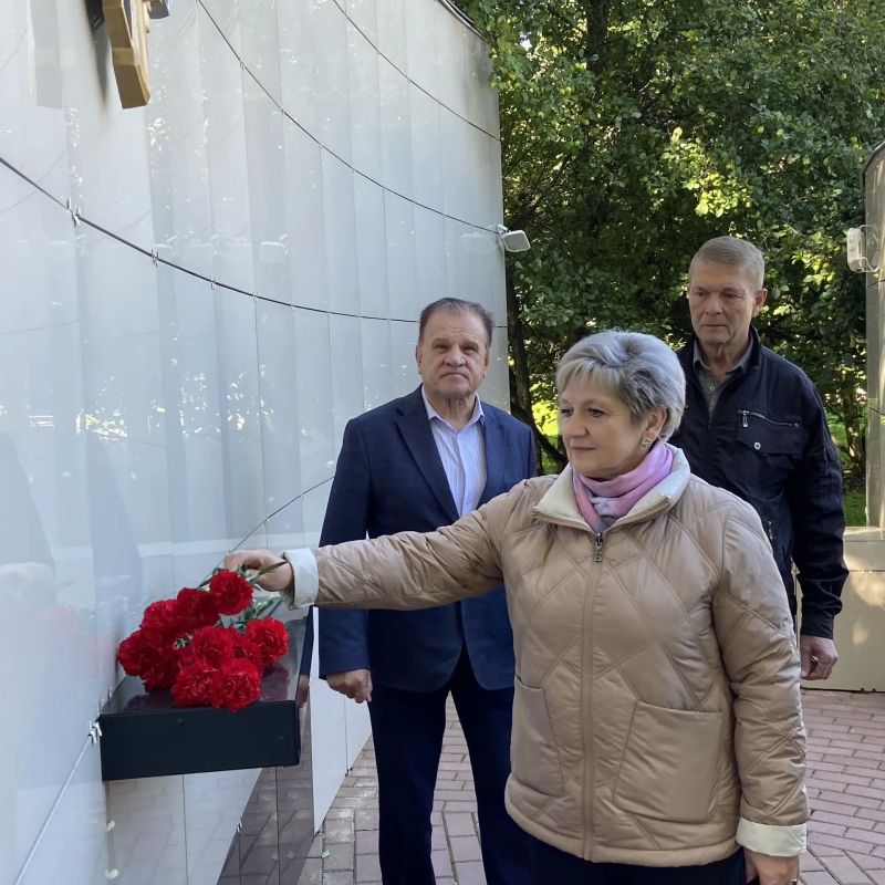 В Йошкар-Оле почтили память жертв ядерных испытаний В Йошкар-Оле почтили память жертв ядерных испытаний