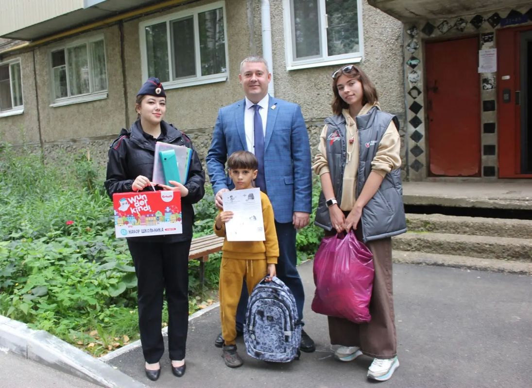 В Республике Марий Эл полицейские и общественники поддержали Всероссийскую акцию «Помоги пойти учиться» В Республике Марий Эл полицейские и общественники поддержали Всероссийскую акцию «Помоги пойти учиться»