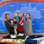 Работающая молодежь участвует в акции и дарит подарки семьям из Йошкар-Олы к первому сентября