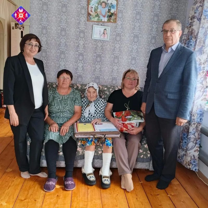 Вчера, 1 сентября, жительница деревни Шарембал Волжского округа Ольга Павловна Павлова отпраздновала вековой юбилей Вчера, 1 сентября, жительница деревни Шарембал Волжского округа Ольга Павловна Павлова отпраздновала вековой юбилей