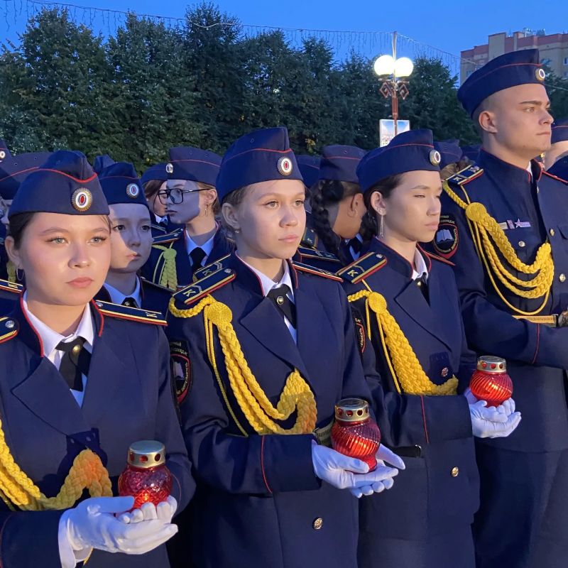 В Йошкар-Оле зажгли свечи в память о жертвах трагедии в Беслане В Йошкар-Оле зажгли свечи в память о жертвах трагедии в Беслане