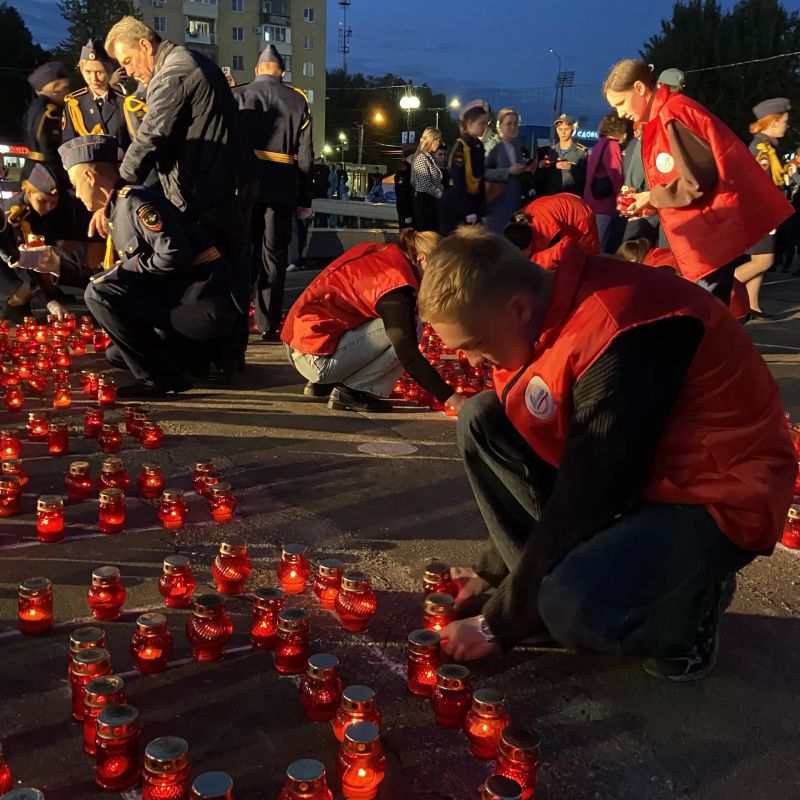 В Йошкар-Оле зажгли свечи в память о жертвах трагедии в Беслане В Йошкар-Оле зажгли свечи в память о жертвах трагедии в Беслане