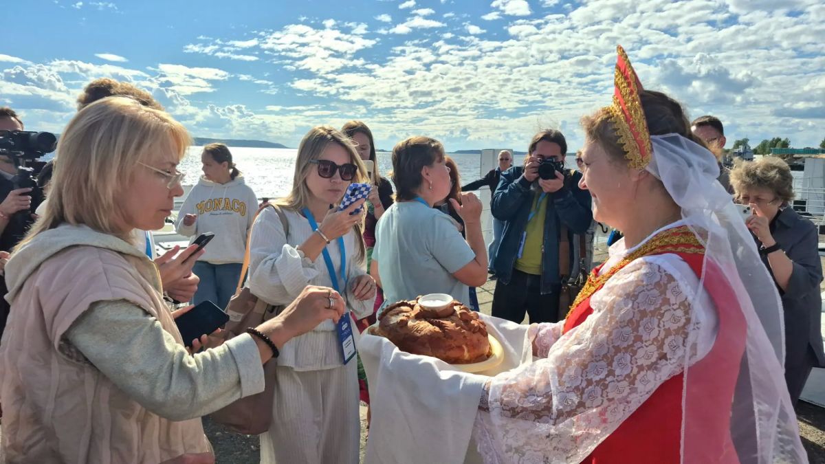 Скоростные «Валдаи» связали Чебоксары, Васильсурск и замок Шереметева Скоростные «Валдаи» связали Чебоксары, Васильсурск и замок Шереметева
