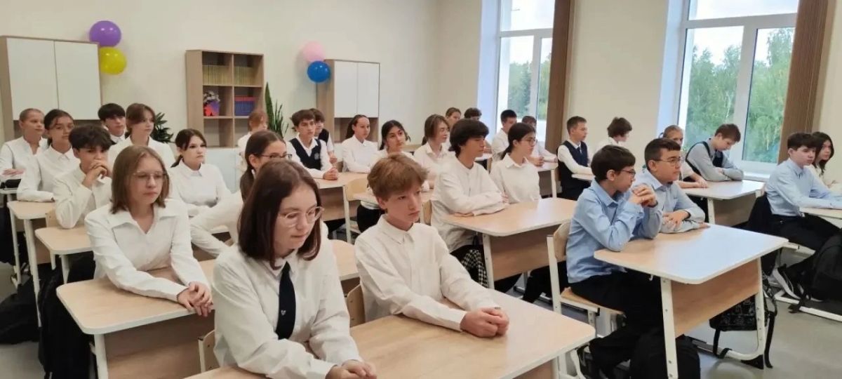 В образовательных учреждениях Марий Эл стартовал обновленный курс «Разговоры о важном» В образовательных учреждениях Марий Эл стартовал обновленный курс «Разговоры о важном»