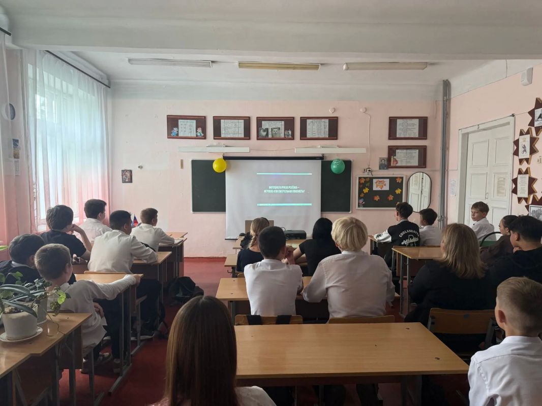 В г. Волжске и п. Сернур Госавтоинспекции провели для подростков серию краш-курсов «Без прав ты не прав!» В г. Волжске и п. Сернур Госавтоинспекции провели для подростков серию краш-курсов «Без прав ты не прав!»