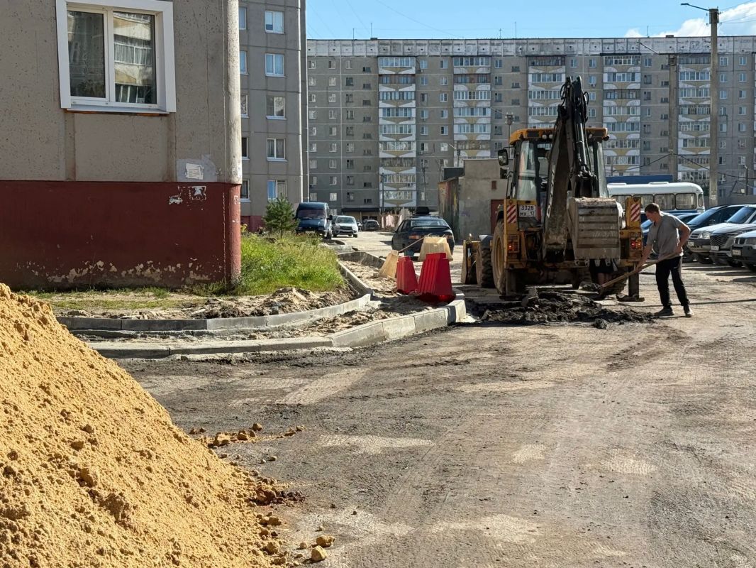 Антон Трудинов: Расскажу, как решается задача по благоустройству в районе строящегося корпуса гимназии «Синяя птица» Антон Трудинов: Расскажу, как решается задача по благоустройству в районе строящегося корпуса гимназии «Синяя птица»