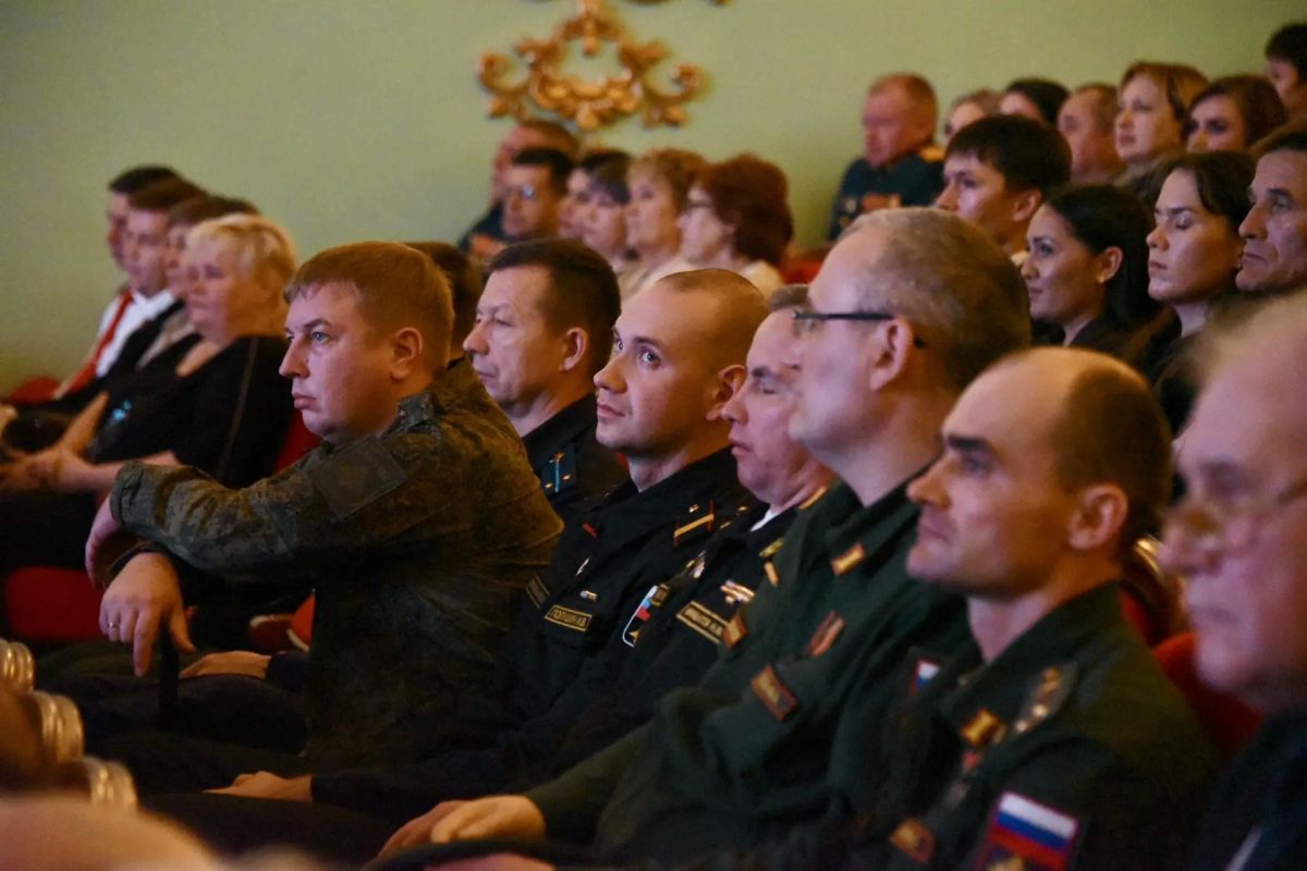 Председатель Госсобрания Михаил Васютин принял участие в торжествах по случаю 105-летия Военного комиссариата республики Председатель Госсобрания Михаил Васютин принял участие в торжествах по случаю 105-летия Военного комиссариата республики