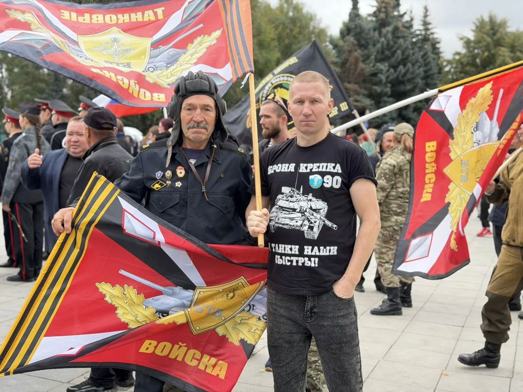 «Броня крепка, и танки наши быстры»: Йошкар-Ола отметила День танкиста «Броня крепка, и танки наши быстры»: Йошкар-Ола отметила День танкиста