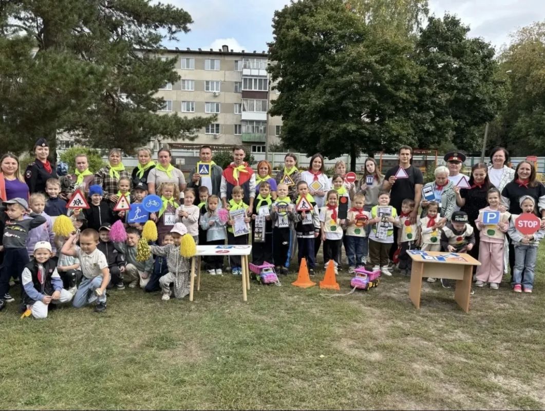 Волжские дошколята и их родители соревновались в эстафете «Знай и соблюдай ПДД!” Волжские дошколята и их родители соревновались в эстафете «Знай и соблюдай ПДД!”