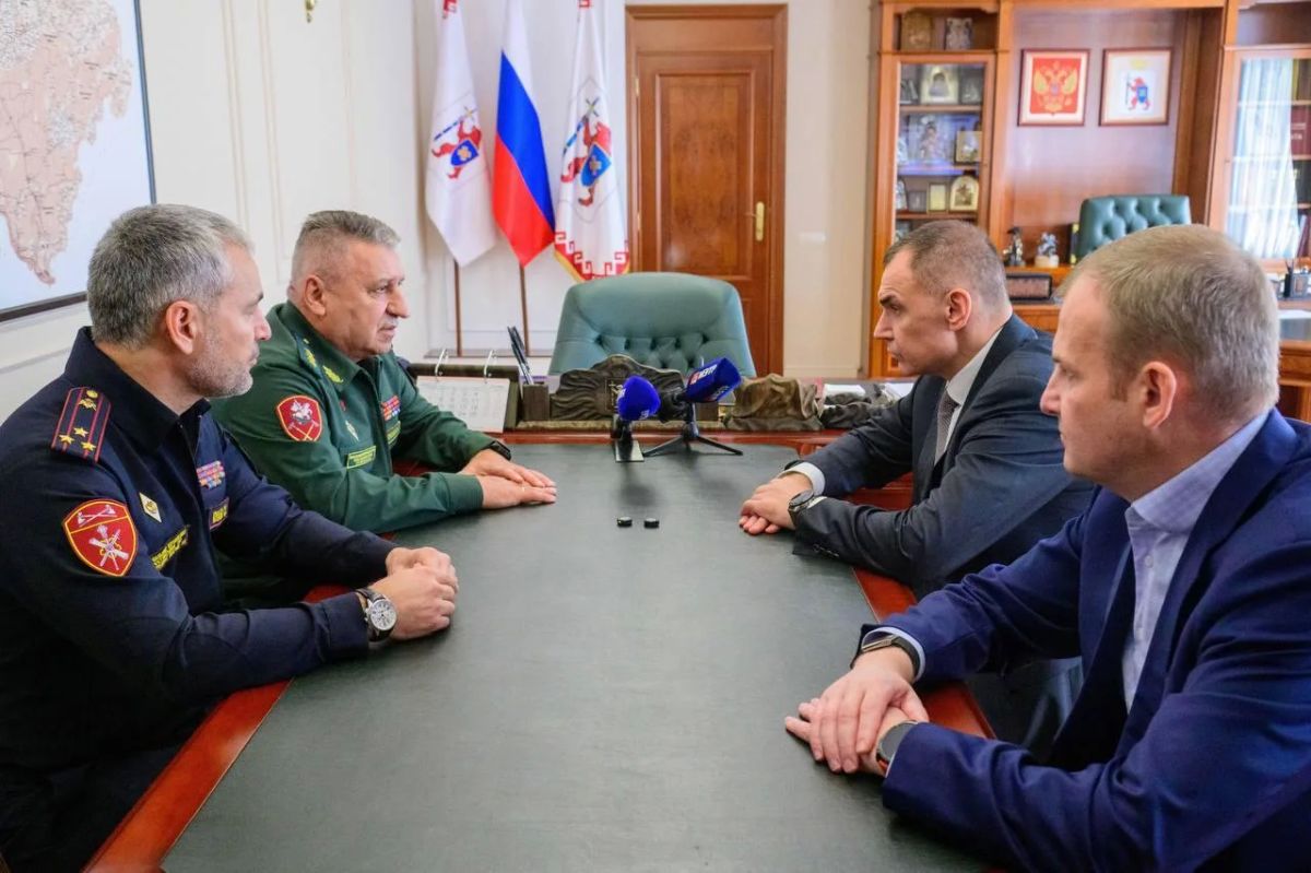 Глава Марий Эл Юрий Зайцев провел встречу с Командующим Приволжским ордена Жукова округом войск национальной гвардии Российской Федерации генерал-полковником Сергеем Владимировичем Просяником