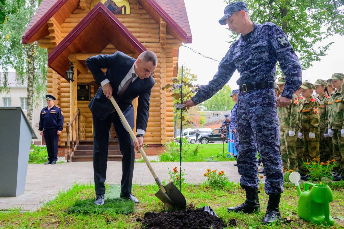 Обеспечение общественной безопасности на выборах обсудили Глава Марий Эл и командующий Приволжским ордена Жукова округом войск национальной гвардии РФ Обеспечение общественной безопасности на выборах обсудили Глава Марий Эл и командующий Приволжским ордена Жукова округом войск национальной гвардии РФ