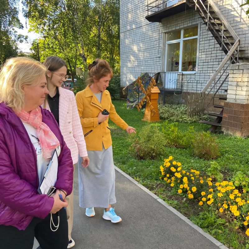 В Йошкар-Оле оценили работы городского конкурса цветников В Йошкар-Оле оценили работы городского конкурса цветников