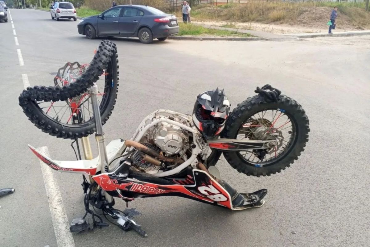 В Волжске в серьёзное ДТП попал 18-летний мотоциклист