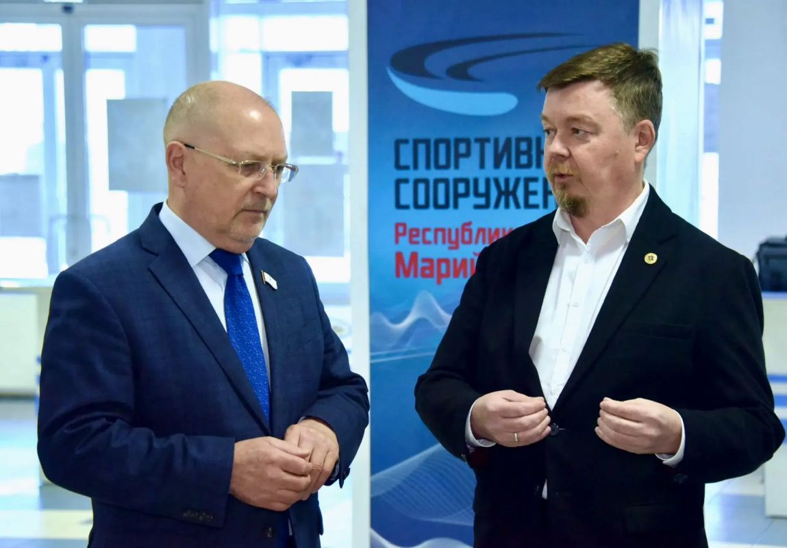 Председатель Госсобрания Михаил Васютин ознакомился с работой Центра общественного наблюдения Председатель Госсобрания Михаил Васютин ознакомился с работой Центра общественного наблюдения