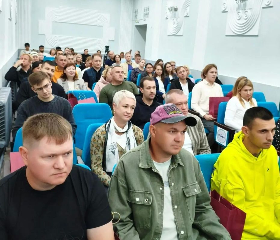 Тридцати жителям Марий Эл вручили нагрудные знаки «Почетный донор России» Тридцати жителям Марий Эл вручили нагрудные знаки «Почетный донор России»