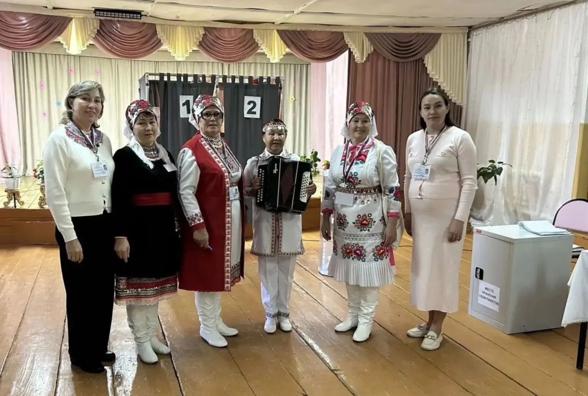 Национальный колорит на избирательных участках Мари-Турекского района Национальный колорит на избирательных участках Мари-Турекского района