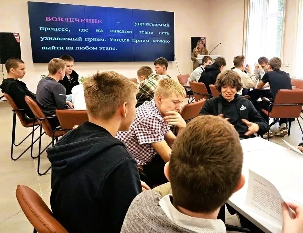 Как живет Центральная библиотека на Прохорова после капитального ремонта Как живет Центральная библиотека на Прохорова после капитального ремонта