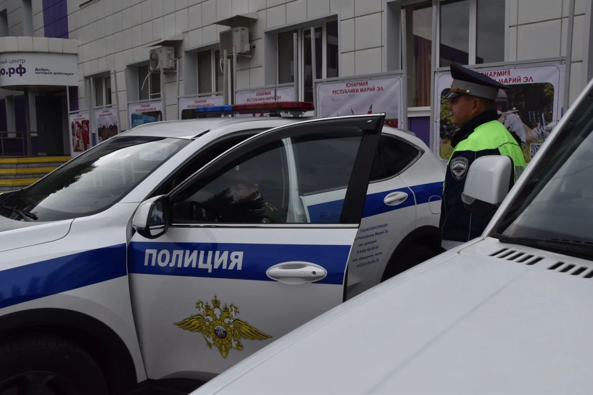 В Республике Марий Эл руководство и сотрудники полиции приняли участие в открытии центра юнармейской подготовки «Дом ЮНАРМИИ» В Республике Марий Эл руководство и сотрудники полиции приняли участие в открытии центра юнармейской подготовки «Дом ЮНАРМИИ»