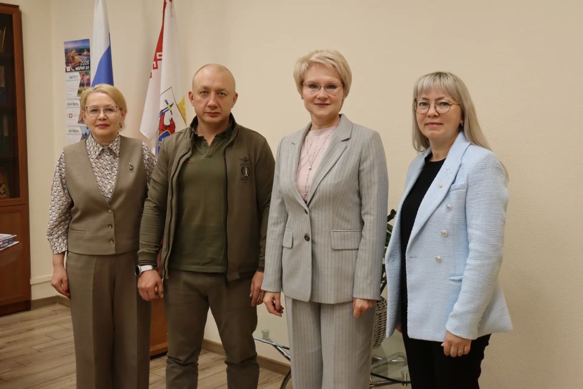 Министр образования и науки Республики Марий Эл Лариса Ревуцкая провела рабочую встречу с руководителем регионального отделения Народного фронта в Республике Марий Эл Валентином Севастьяновым и главным экспертом Росдетцентра... Министр образования и науки Республики Марий Эл Лариса Ревуцкая провела рабочую встречу с руководителем регионального отделения Народного фронта в Республике Марий Эл Валентином Севастьяновым и главным экспертом Росдетцентра...