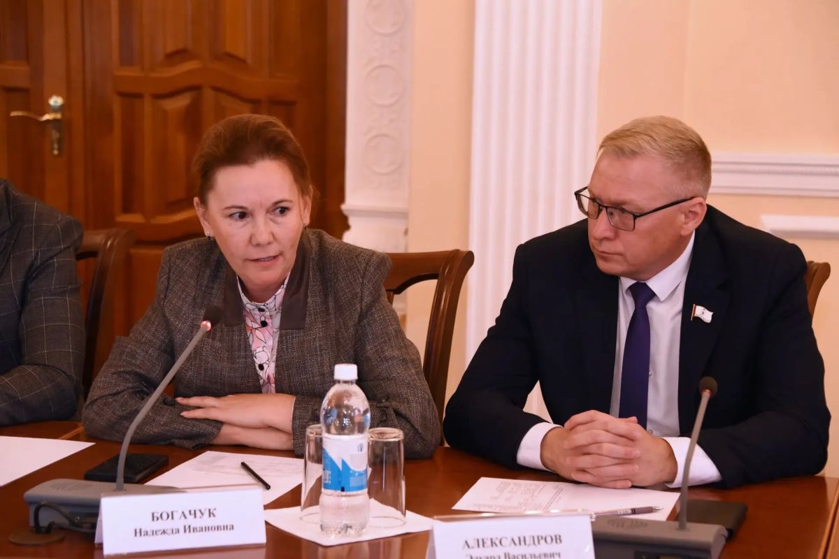 В Йошкар-Оле обсудили взаимодействие законодательной и муниципальной власти В Йошкар-Оле обсудили взаимодействие законодательной и муниципальной власти