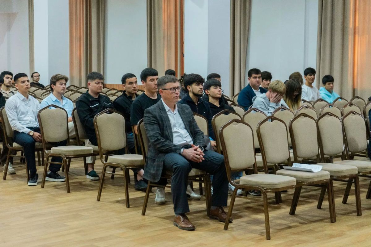 В Марий Эл полицейские и общественники провели правовой ликбез для иностранных студентов В Марий Эл полицейские и общественники провели правовой ликбез для иностранных студентов