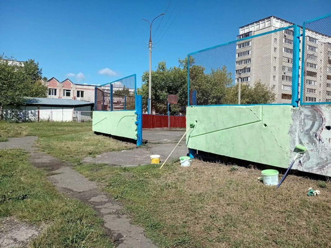 Лёд тронулся: как общими усилиями был отремонтирован каток на ул. Кирова, 9 Лёд тронулся: как общими усилиями был отремонтирован каток на ул. Кирова, 9