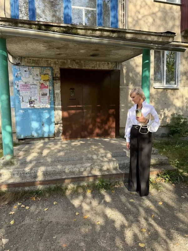 Депутатская неделя: помощь школе, решение вопросов доступной среды, благодарность воспитателям и сотрудникам контрольно-счетного органа Депутатская неделя: помощь школе, решение вопросов доступной среды, благодарность воспитателям и сотрудникам контрольно-счетного органа