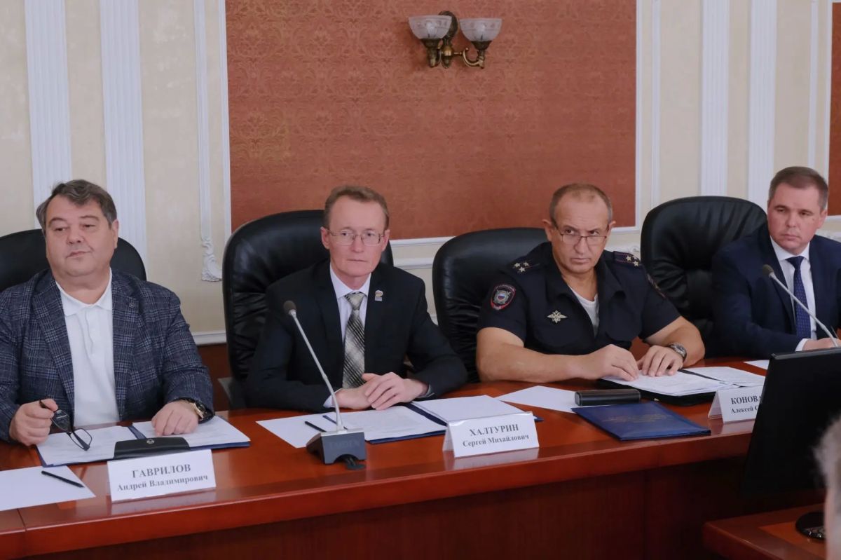 Временно исполняющий обязанности министра внутренних дел по Республике Марий Эл Алексей Коновалов принял участие в заседании Комиссии по координации работы по противодействию коррупции Временно исполняющий обязанности министра внутренних дел по Республике Марий Эл Алексей Коновалов принял участие в заседании Комиссии по координации работы по противодействию коррупции