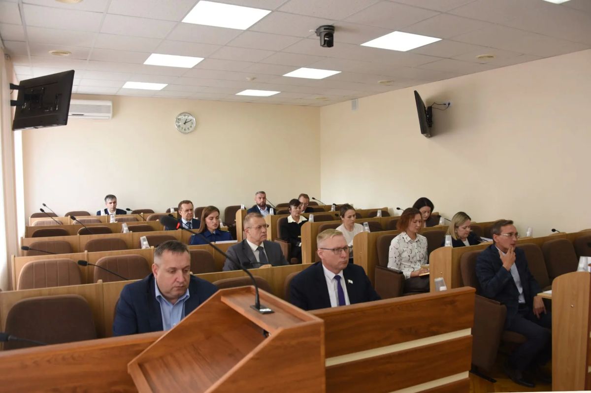 Парламентские комитеты приступили к рассмотрению проектов документов октябрьской сессии Парламентские комитеты приступили к рассмотрению проектов документов октябрьской сессии