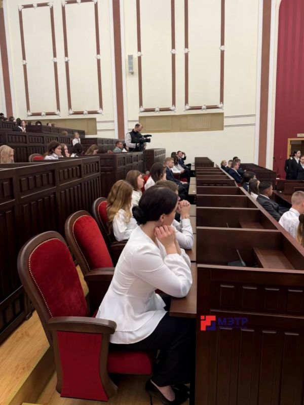 В Марий Эл вручили стипендии Главы республики талантливым студентам и аспирантам В Марий Эл вручили стипендии Главы республики талантливым студентам и аспирантам