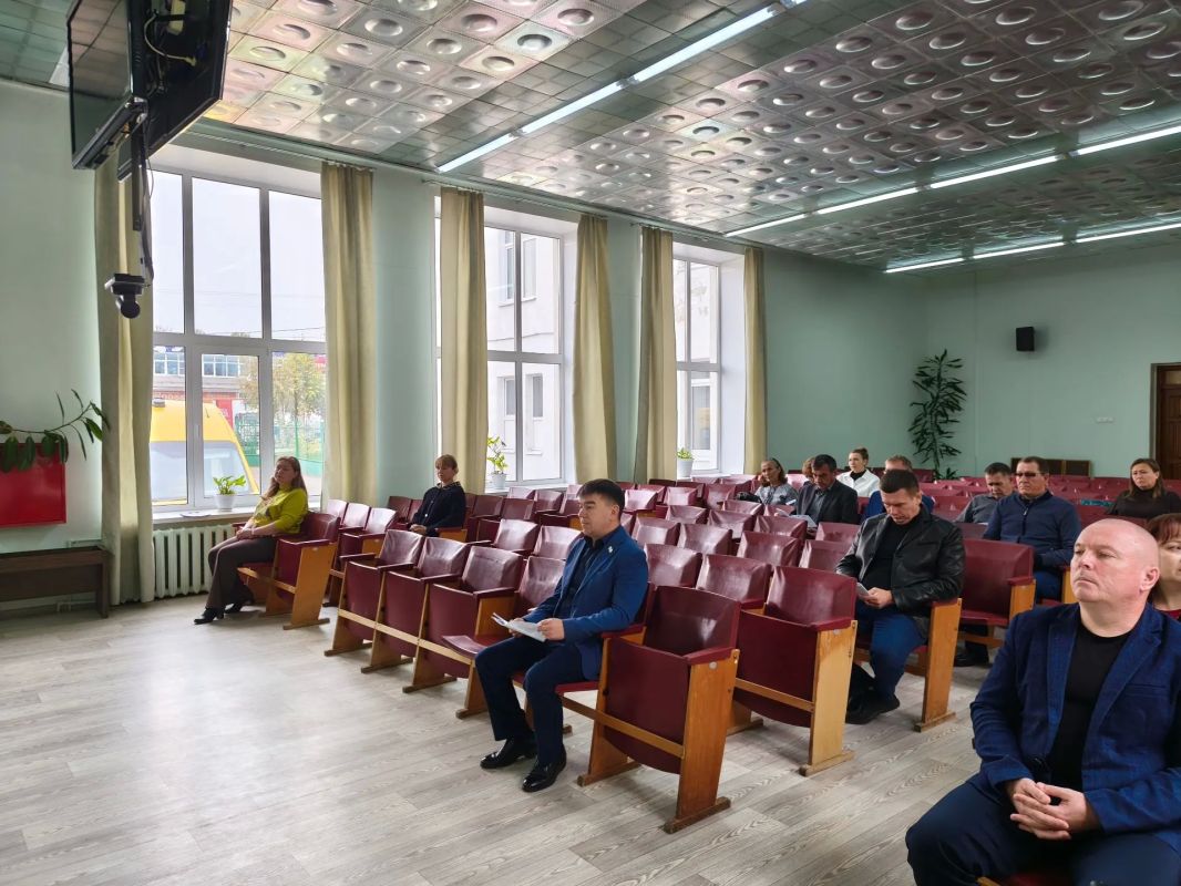 Александр Смирнов призвал депутатов Сернурского округа работать на реальные перемены Александр Смирнов призвал депутатов Сернурского округа работать на реальные перемены