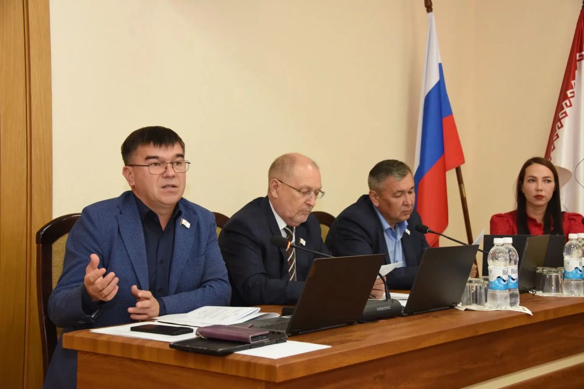 Социальные инициативы в центре внимания: головные комитеты обсудили законопроекты о поддержке участников СВО, учителей, многодетных семей и защите детей Социальные инициативы в центре внимания: головные комитеты обсудили законопроекты о поддержке участников СВО, учителей, многодетных семей и защите детей