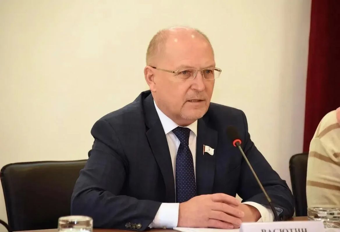 Михаил Васютин: «Аграрная история – это история единства и взаимного уважения народов» Михаил Васютин: «Аграрная история – это история единства и взаимного уважения народов»