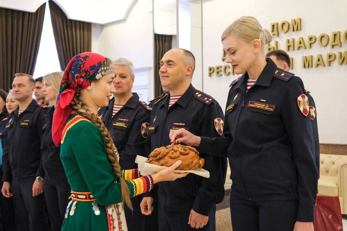 В Йошкар-Оле прошел учебно-методический сбор с помощниками начальников территориальных органов Росгвардии по взаимодействию со средствами массовой информации – начальниками пресс-служб Приволжского ордена Жукова округа войск... В Йошкар-Оле прошел учебно-методический сбор с помощниками начальников территориальных органов Росгвардии по взаимодействию со средствами массовой информации – начальниками пресс-служб Приволжского ордена Жукова округа войск...