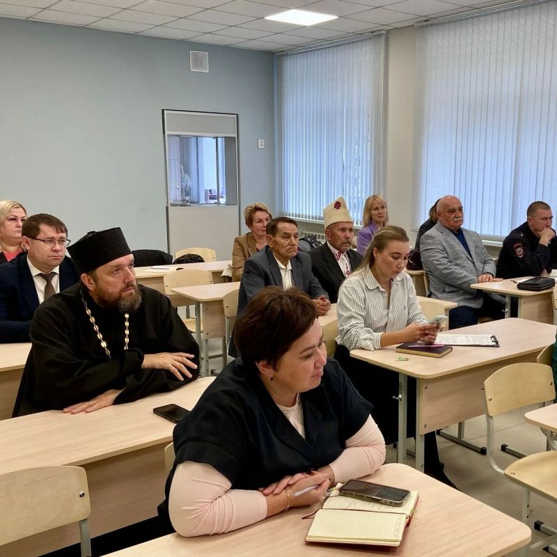В Йошкар-Оле обсудили вопросы адаптации и интеграции иностранцев В Йошкар-Оле обсудили вопросы адаптации и интеграции иностранцев