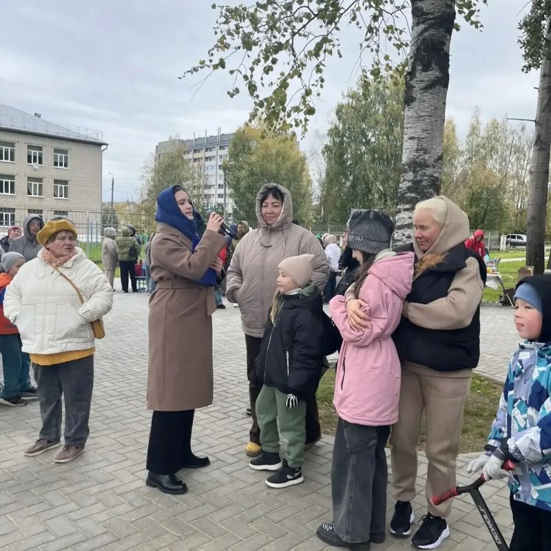 В Семеновке открылся сквер, обновленный благодаря участию в федеральном проекте «Формирование комфортной городской среды» национального проекта «Инфраструктура для жизни» В Семеновке открылся сквер, обновленный благодаря участию в федеральном проекте «Формирование комфортной городской среды» национального проекта «Инфраструктура для жизни»