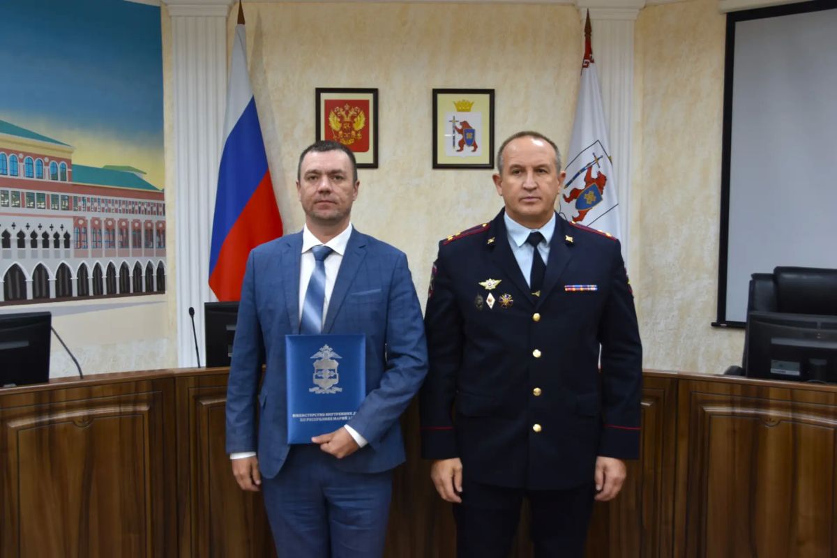 Временно исполняющий обязанности министра внутренних дел по Республике Марий Эл Алексей Коновалов поздравил ветеранов и сотрудников уголовного розыска