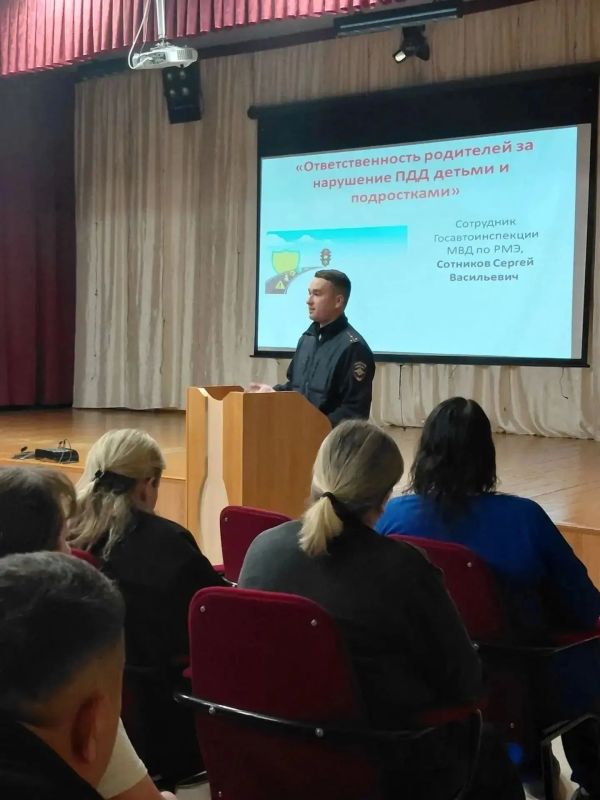 Полицейские Марий Эл проводят профилактические встречи в образовательных учреждениях с родителями и школьниками Полицейские Марий Эл проводят профилактические встречи в образовательных учреждениях с родителями и школьниками