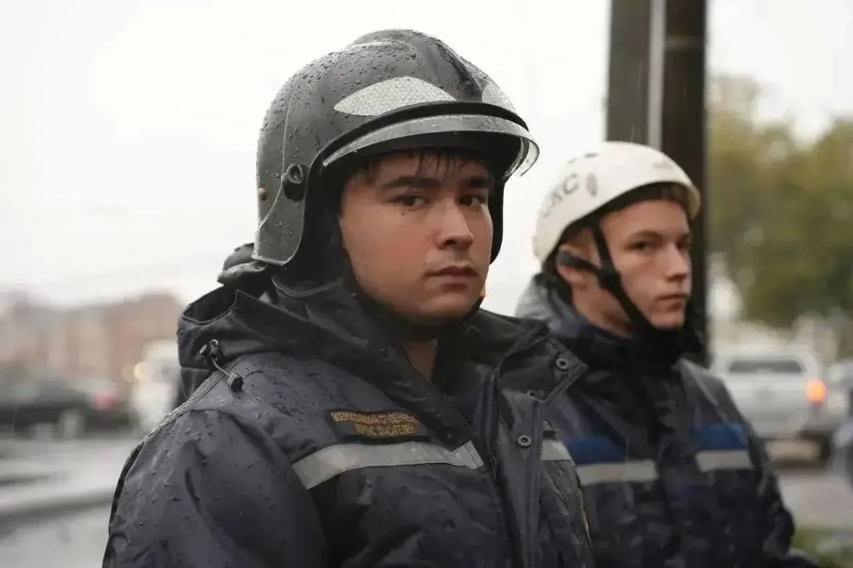 Добровольцы регионального отделения «Всероссийский студенческий корпус спасателей» в Марий Эл помогли ликвидировать последствия атак БПЛА в Курске Добровольцы регионального отделения «Всероссийский студенческий корпус спасателей» в Марий Эл помогли ликвидировать последствия атак БПЛА в Курске