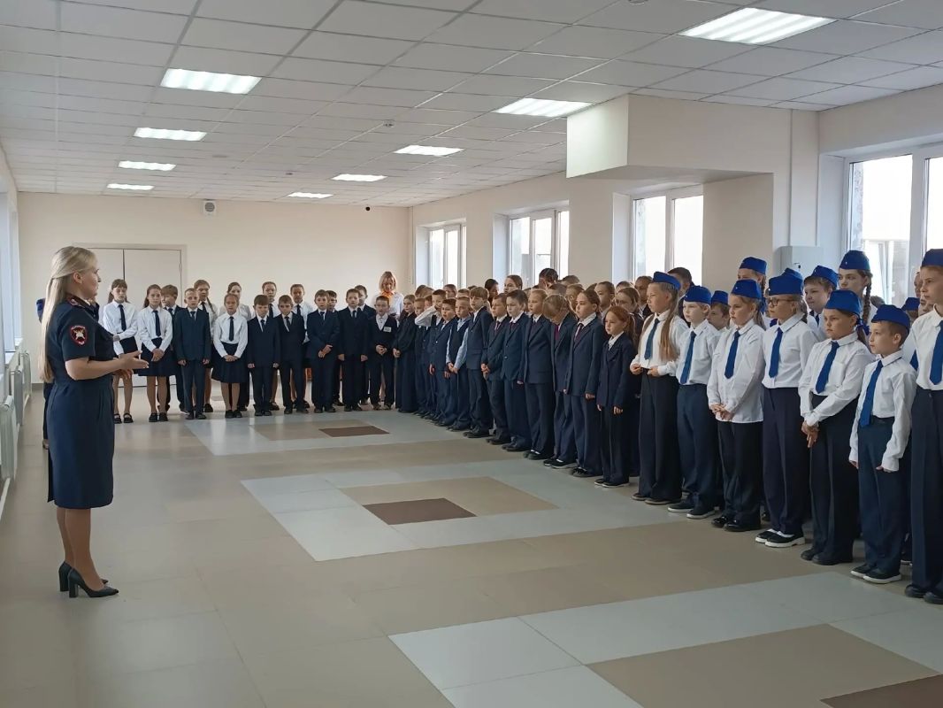 В Сернурском муниципальном округе сотрудники Госавтоинспекции провели серию тематических уроков в общеобразовательных организациях В Сернурском муниципальном округе сотрудники Госавтоинспекции провели серию тематических уроков в общеобразовательных организациях