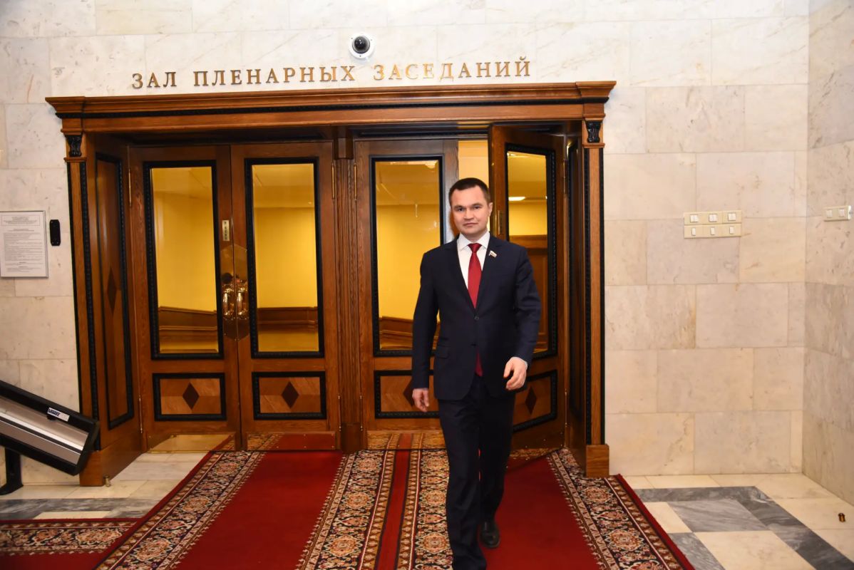 Депутат Госдумы от Марий Эл принимает поздравления по случаю дня рождения